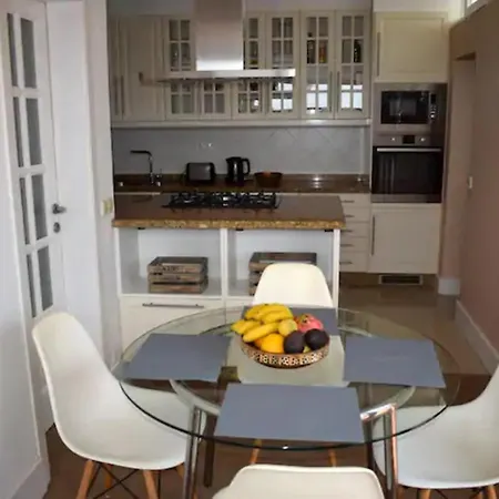 Leona Holiday home